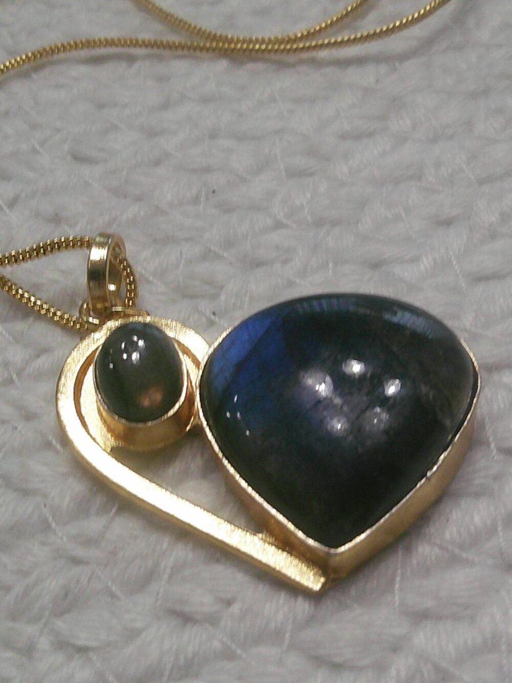 Gorgeous LABRADORITE Handmade Pendant on a 18" Chain #167F